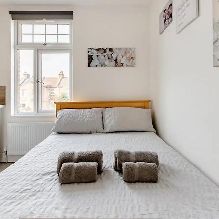 Double Room Edmonton Green, London N9 Dış mekan fotoğraf