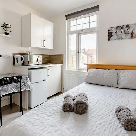 Double Room Edmonton Green, London N9 Dış mekan fotoğraf