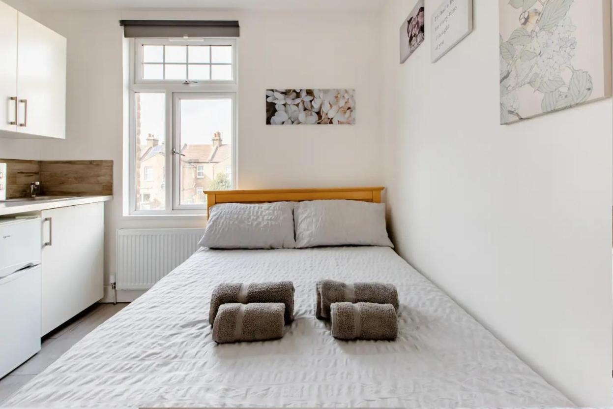 Double Room Edmonton Green, London N9 Dış mekan fotoğraf