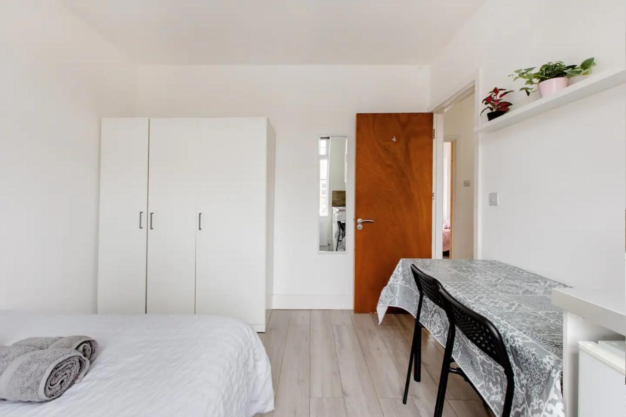 Double Room Edmonton Green, London N9 Dış mekan fotoğraf