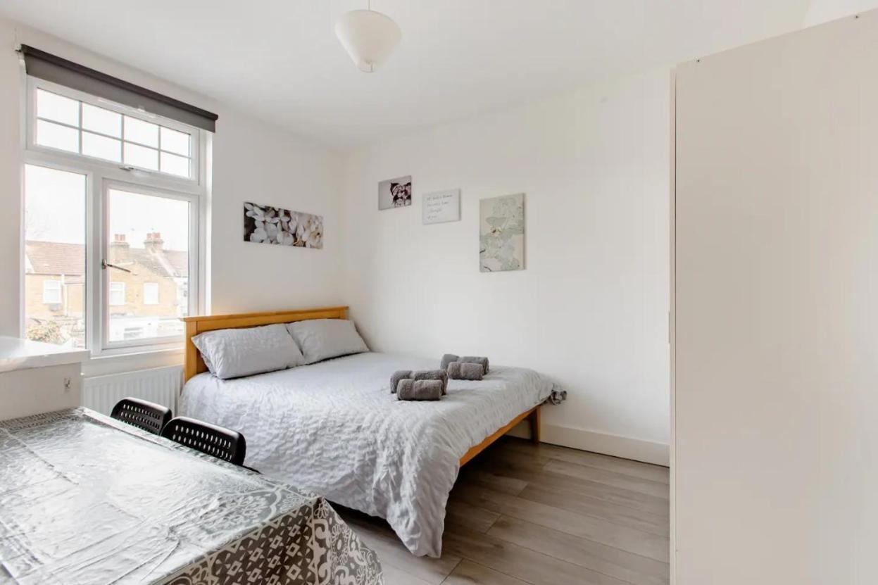 Double Room Edmonton Green, London N9 Dış mekan fotoğraf