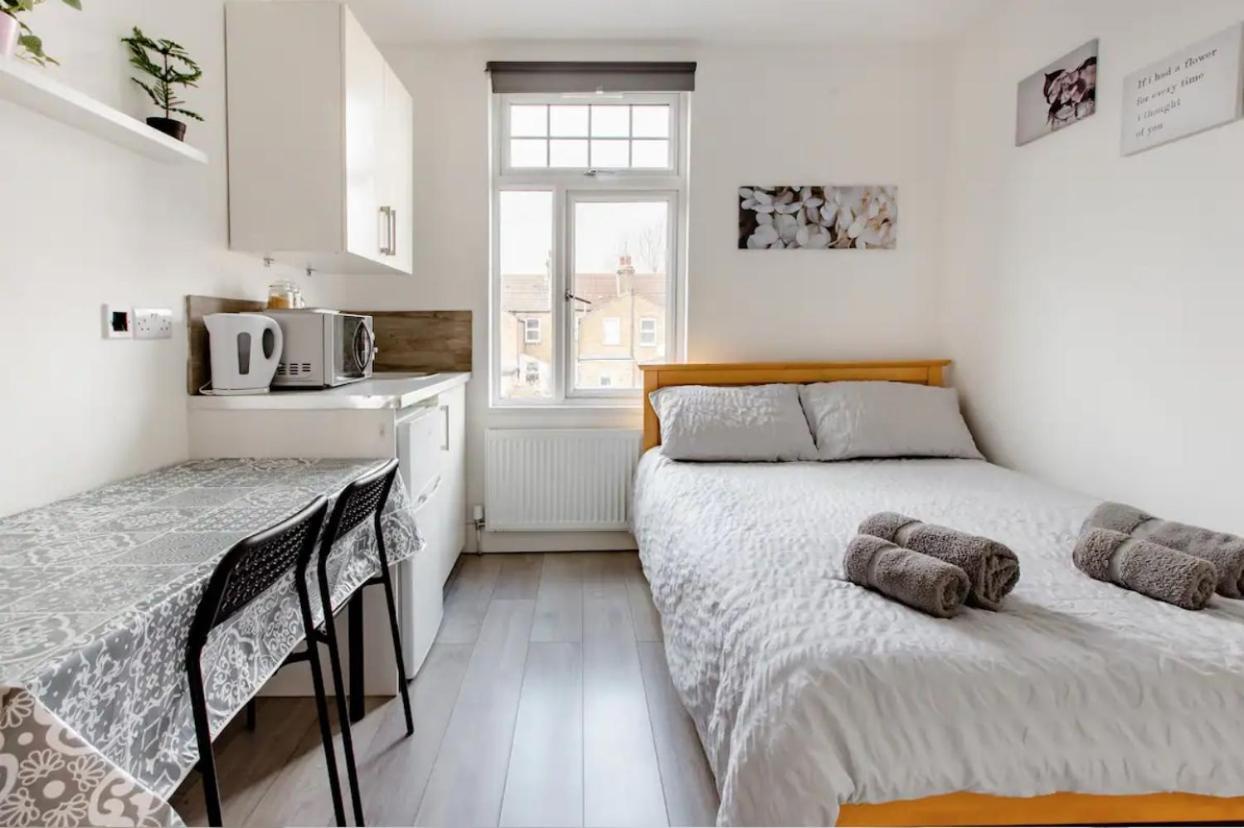 Double Room Edmonton Green, London N9 Dış mekan fotoğraf